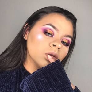 Meet your Posher, Marcela